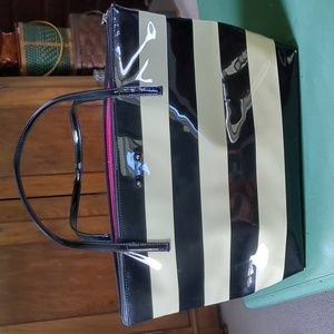 KATE SPADE BLACK & BEIGE PATENT LEATHER BAG